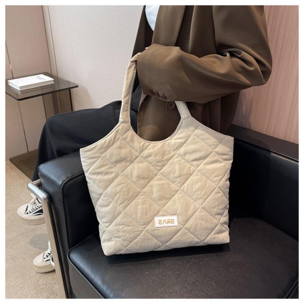 Lightweight Puffy Bag for Women Fits Anywhere Soft Quilted Padding Tote Bag Purse Big Capacity Daily Tote bag and durable - Image 5