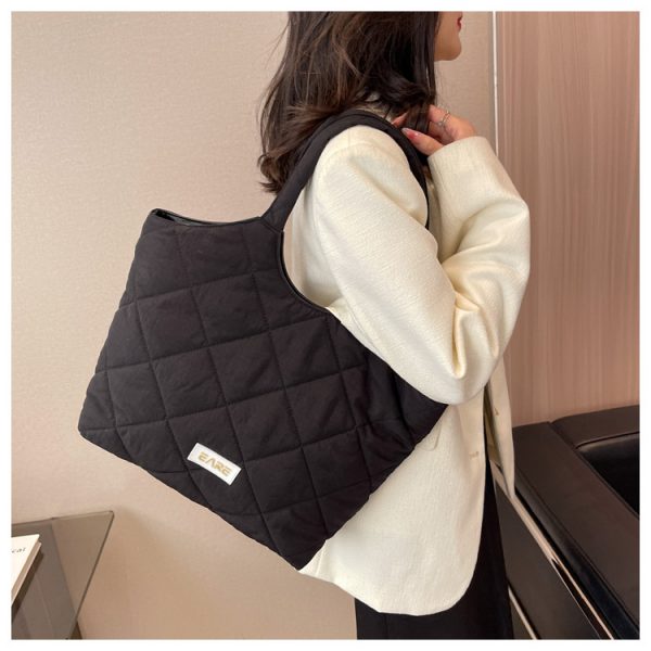 Lightweight Puffy Bag for Women Fits Anywhere Soft Quilted Padding Tote Bag Purse Big Capacity Daily Tote bag and durable - Image 4