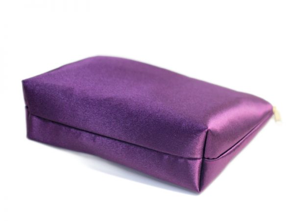 Singyoung Diamante Cosmetic Bag - Image 3